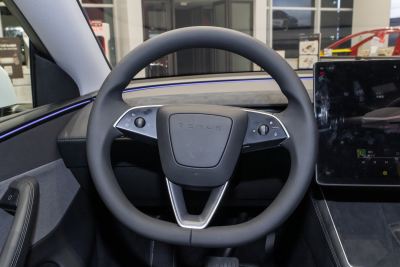 2025款 后轮驱动 首发版-内饰-图片-有驾