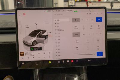 2025款 后轮驱动 首发版-内饰-图片-有驾