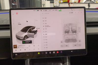 2025款 后轮驱动 首发版-内饰-图片-有驾