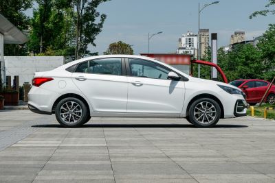 2025款 卓越版 1.5L 手动风尚型-外观-图片-有驾