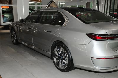 2023款 eDrive50L 尊享豪华套装-外观-图片-有驾