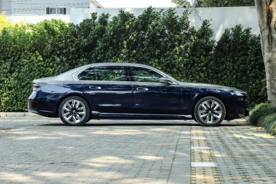 2023款 eDrive50L 尊享豪华套装-外观-图片-有驾
