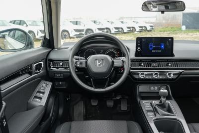 2025款 240TURBO 手动极速版-内饰-图片-有驾