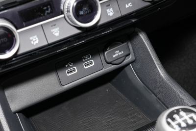 2025款 240TURBO 手动极速版-内饰-图片-有驾