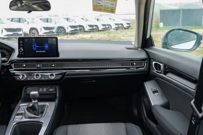 2025款 240TURBO 手动极速版-内饰-图片-有驾