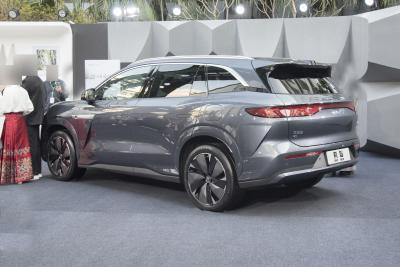 2025款 EV 600KM四驱激光雷达旗舰型-外观-图片-有驾