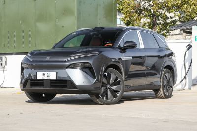 2025款 EV 600KM四驱激光雷达旗舰型-外观-图片-有驾