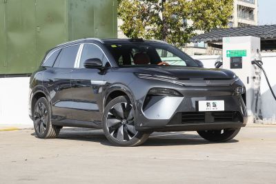 2025款 EV 600KM四驱激光雷达旗舰型-外观-图片-有驾