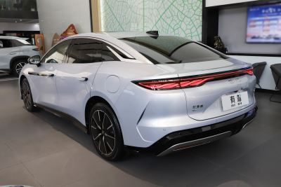 2025款 EV 701KM激光雷达旗舰型-外观-图片-有驾