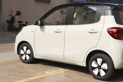 2025款 四门版 301km 臻享+款-外观-图片-有驾