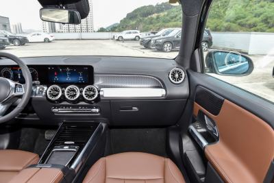 2025款 GLB 220 动感型-内饰-图片-有驾