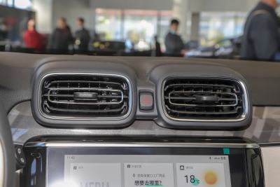 2022款 1.5TD DCT耀Pro-内饰-图片-有驾