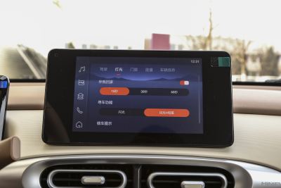 2025款 四门版 臻享+款-内饰-图片-有驾