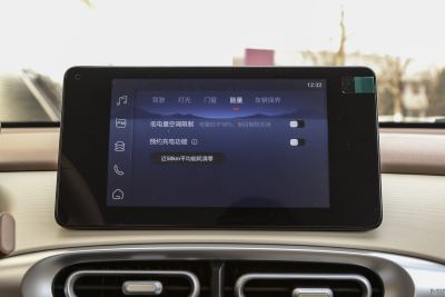2025款 四门版 臻享+款-内饰-图片-有驾
