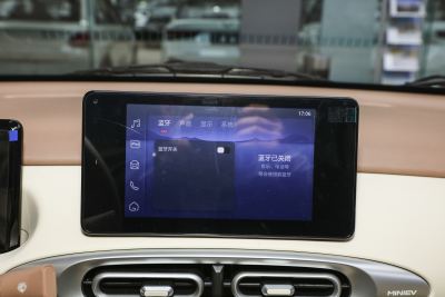 2025款 四门版 臻享+款-内饰-图片-有驾