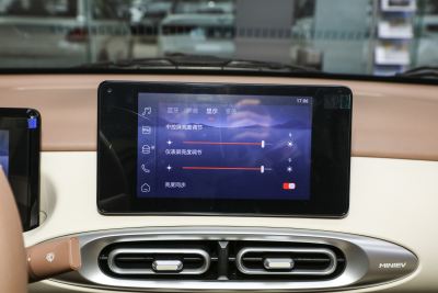 2025款 四门版 臻享+款-内饰-图片-有驾