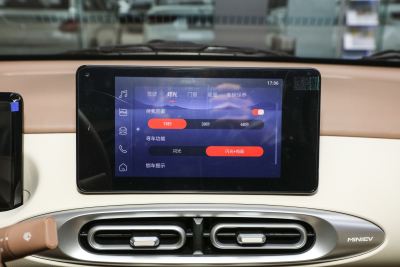 2025款 四门版 臻享+款-内饰-图片-有驾