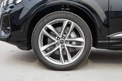 2025款 45 TFSI quattro S line运动型-外观-图片-有驾