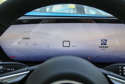 2025款 白金艾维亚版-内饰-图片-有驾