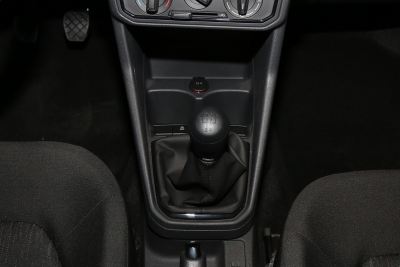 2024款 1.5L 手动进取版-内饰-图片-有驾