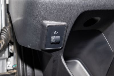 2023款 2.0T 自动短轴中顶商运型多功能乘用车6座-内饰-图片-有驾