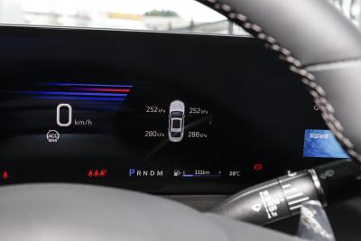 2025款 28T 赛道性能版+巅峰赛道选装包-内饰-图片-有驾