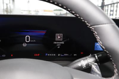 2025款 28T 赛道性能版+巅峰赛道选装包-内饰-图片-有驾