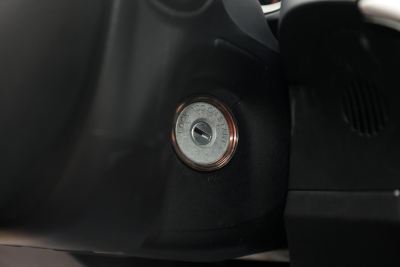 2016款 1.8L CVT黑白复刻版-内饰-图片-有驾