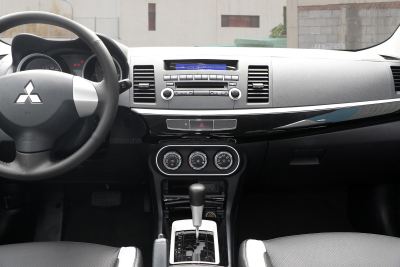 2016款 1.8L CVT黑白复刻版-内饰-图片-有驾