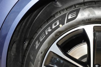 2026款 纯电 Ultra四驱版 6座-外观-图片-有驾