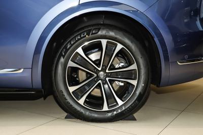 2026款 纯电 Ultra四驱版 6座-外观-图片-有驾