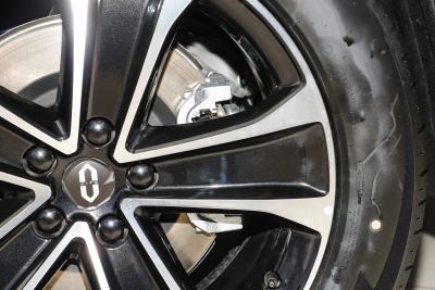 2026款 纯电 Ultra四驱版 6座-外观-图片-有驾