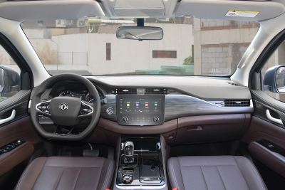 2022款 2.0T 自动四驱智尊型-内饰-图片-有驾