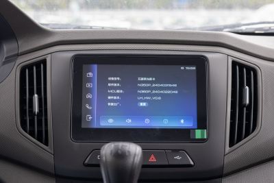 2023款 2.0L双排双后轮舒适型LJM20B-内饰-图片-有驾