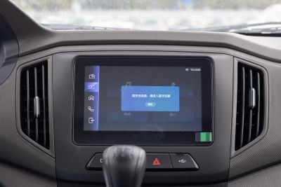 2023款 2.0L双排双后轮舒适型LJM20B-内饰-图片-有驾