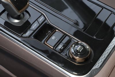 2022款 2.0T 自动四驱尊雅型-内饰-图片-有驾