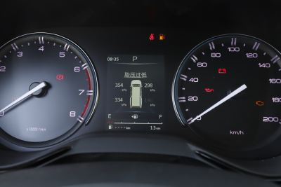 2022款 2.0T 自动四驱尊雅型-内饰-图片-有驾