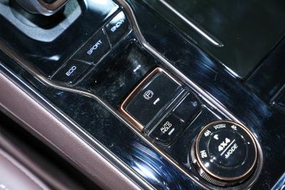 2022款 2.0T 自动四驱尊雅型-内饰-图片-有驾