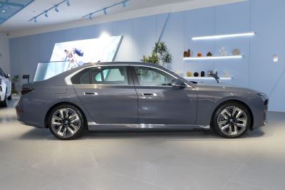 2023款 xDrive60L 豪华套装-外观-图片-有驾