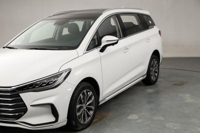 2021款 升级版 1.5T 自动尊贵型 6座-外观-图片-有驾