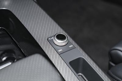 2025款 quattro 45周年典藏版 40 TFSI 豪华动感型-内饰-图片-有驾 2025款 quattro 45周年典藏版 40 TFSI 豪华动感型-内饰-图片-有驾