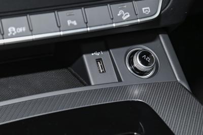 2025款 quattro 45周年典藏版 40 TFSI 豪华动感型-内饰-图片-有驾 2025款 quattro 45周年典藏版 40 TFSI 豪华动感型-内饰-图片-有驾