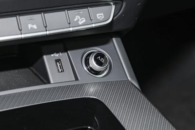 2025款 quattro 45周年典藏版 40 TFSI 豪华动感型-内饰-图片-有驾 2025款 quattro 45周年典藏版 40 TFSI 豪华动感型-内饰-图片-有驾
