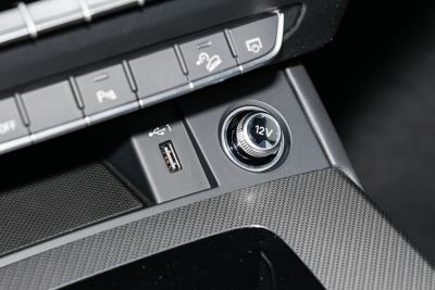 2025款 quattro 45周年典藏版 40 TFSI 豪华动感型-内饰-图片-有驾