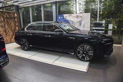 2023款 xDrive60L M运动套装-外观-图片-有驾