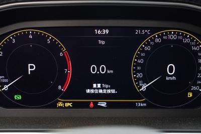 2025款 330TSI 自动两驱R-Line龙耀版-内饰-图片-有驾