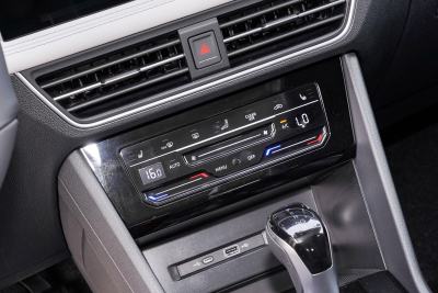 2025款 330TSI 自动两驱R-Line龙耀版-内饰-图片-有驾