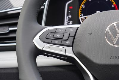2025款 330TSI 自动两驱R-Line龙耀版-内饰-图片-有驾