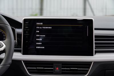 2025款 330TSI 自动两驱R-Line龙耀版-内饰-图片-有驾