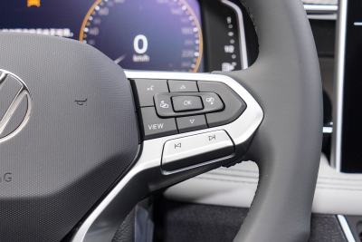 2025款 330TSI 自动两驱R-Line龙耀版-内饰-图片-有驾